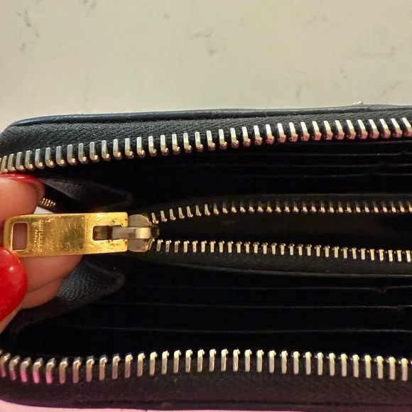 YVES SAINT LAURENT Monogram zip-around Wallet | Black - Picture 7 of 8